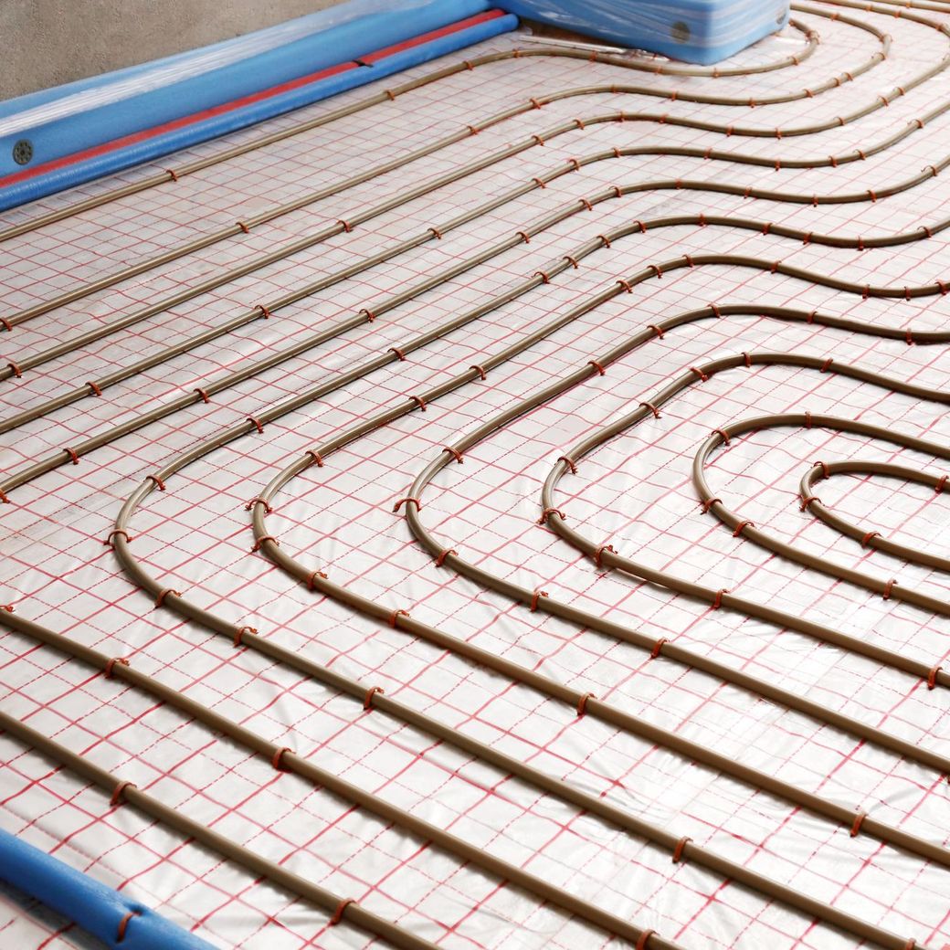 Underfloor heating pipes